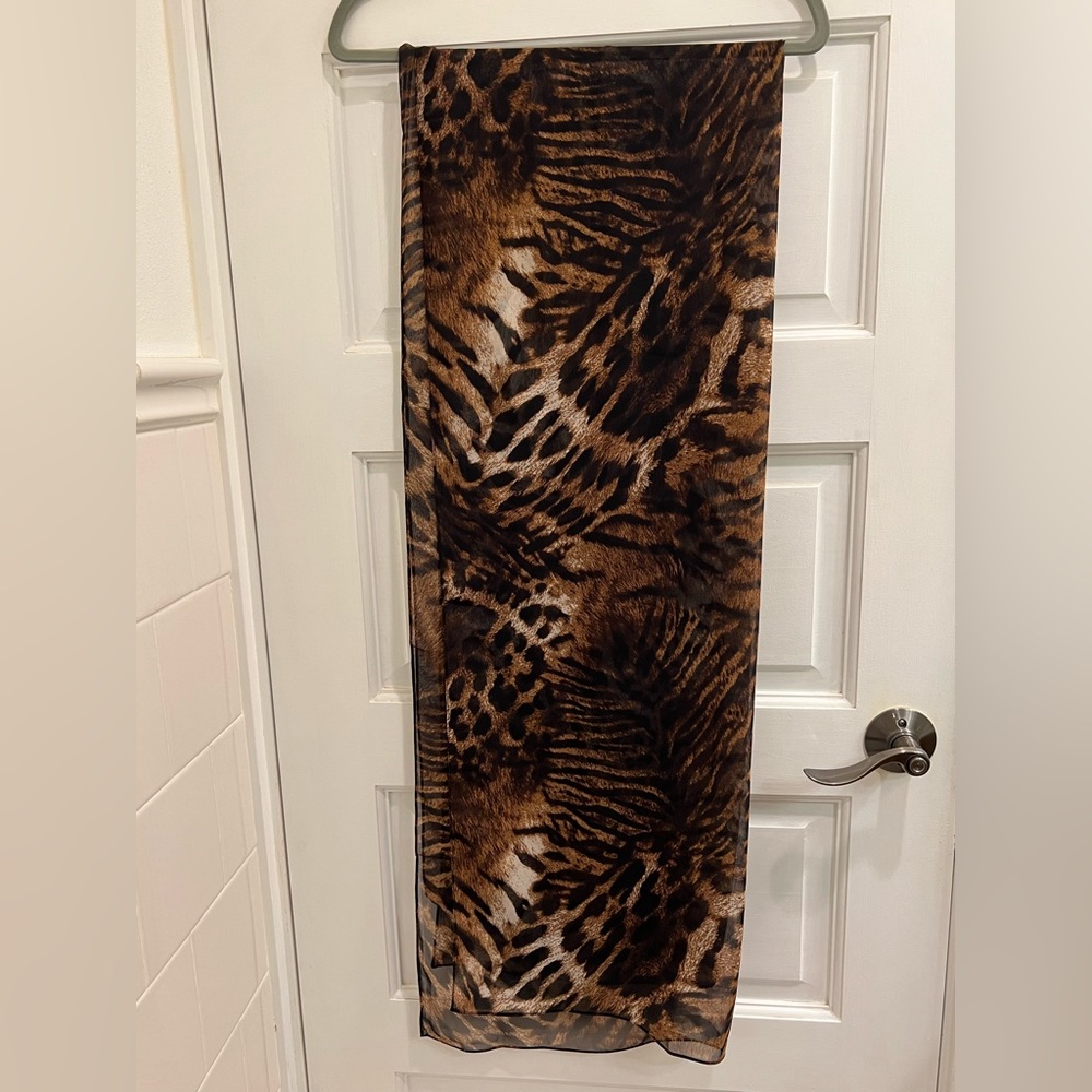 Haute Hijab chiffon rectangle hijab in animal print